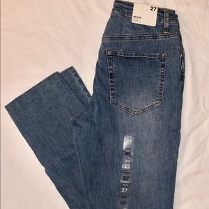 High Rise Medium Wash Mom Jeans Size 27